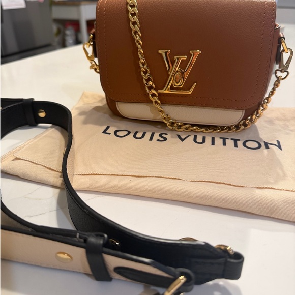 Louis Vuitton Tan and Cream Crossbody Bag with Gold Chain Lock Me Tender - Picture 6 of 6